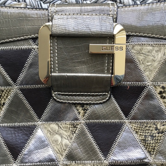 Guess - Convertible Shoulder & Clutch Purse - Picture 2 of 4